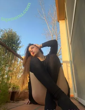 lolalala23 / lola.lalala23 nude photo #0829
