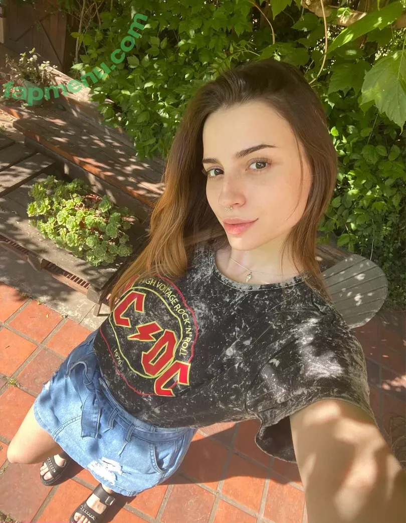 lolalala23 nude photo #0020 (lolala23)