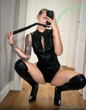 lolalyy / uwuikow nude photo #0074