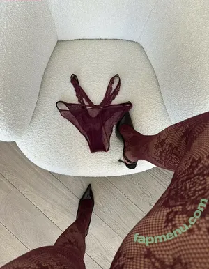 lolamendezxo / lolamendezofficial nude photo #0023