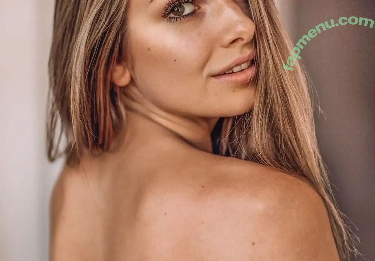 lolaweippert nude photo #0008 (lolaweippert)