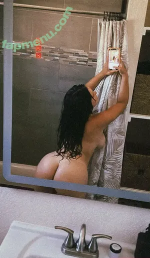 lolo_bunnyy / lolo__bunnyy nude photo #0011