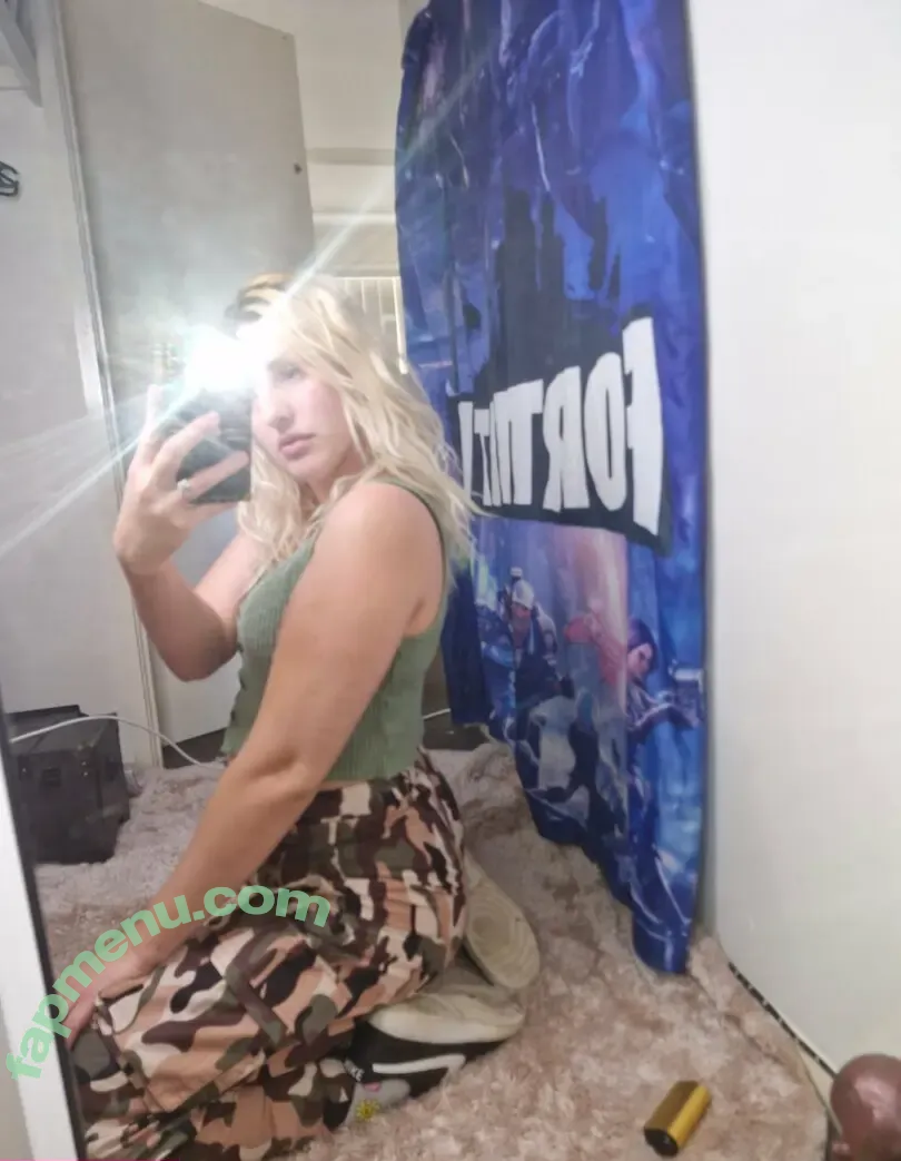 lonelygamergal nude photo #0044 (lonely_gamer_gal)