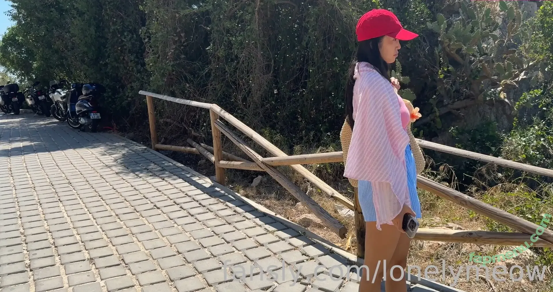 LonelyMeow nude photo #0769 (Mia / meow_lonely / miamia_oo)