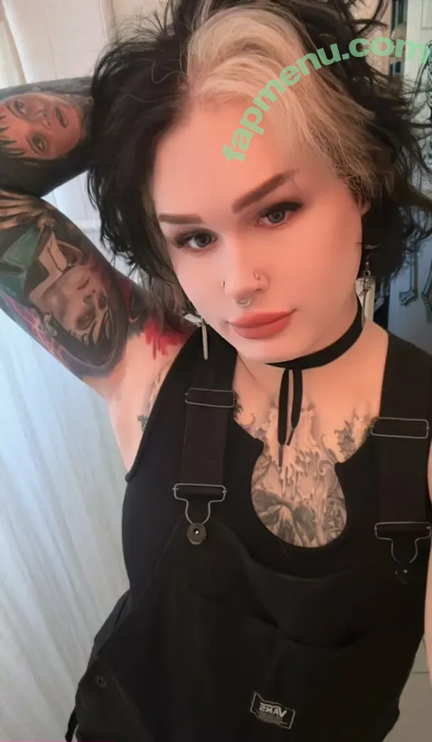 lonesomeghosts nude photo #0004 (lonesomeghosts)