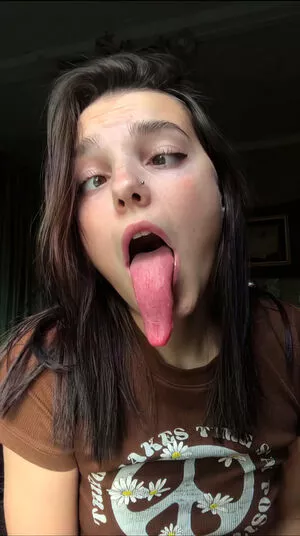 Long Tongue Fetish / _longtonguelewis / diqueentongue / longtonguelewis nude photo #0071