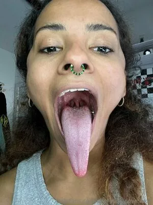 Long Tongue Fetish / _longtonguelewis / diqueentongue / longtonguelewis nude photo #0099
