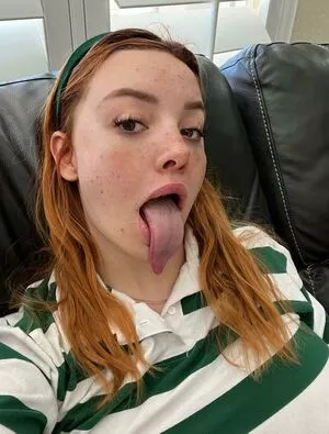 Long Tongue Fetish / _longtonguelewis / diqueentongue / longtonguelewis nude photo #0159