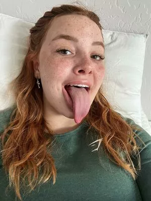 Long Tongue Fetish / _longtonguelewis / diqueentongue / longtonguelewis nude photo #0165