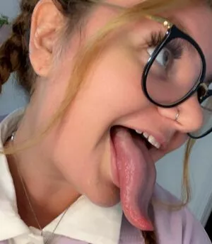 Long Tongue Fetish / _longtonguelewis / diqueentongue / longtonguelewis nude photo #0224