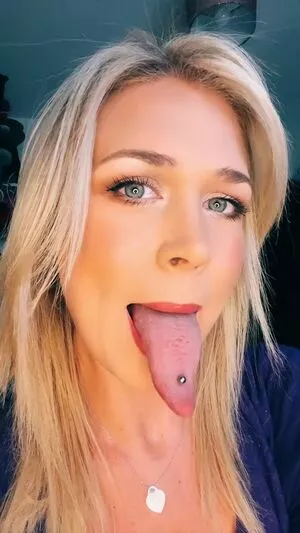 Long Tongue Fetish / _longtonguelewis / diqueentongue / longtonguelewis nude photo #0260