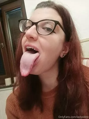 Long Tongue Fetish / _longtonguelewis / diqueentongue / longtonguelewis nude photo #0298