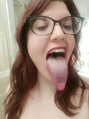 Long Tongue Fetish / _longtonguelewis / diqueentongue / longtonguelewis nude photo #0302