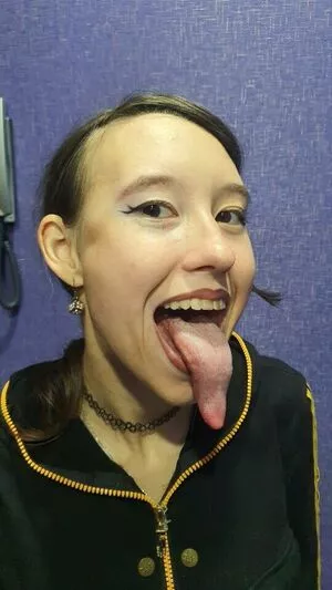 Long Tongue Fetish / _longtonguelewis / diqueentongue / longtonguelewis nude photo #0304