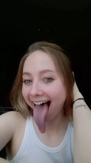 Long Tongue Fetish / _longtonguelewis / diqueentongue / longtonguelewis nude photo #0316