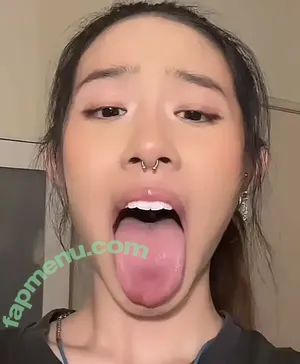 Long Tongue Fetish / _longtonguelewis / diqueentongue / longtonguelewis nude photo #0417