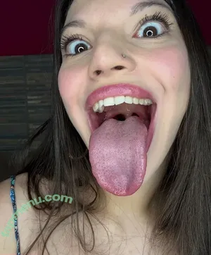 Long Tongue Fetish / _longtonguelewis / diqueentongue / longtonguelewis nude photo #0431