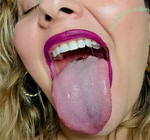 Long Tongue Fetish / _longtonguelewis / diqueentongue / longtonguelewis nude photo #0473