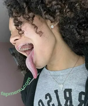 Long Tongue Fetish / _longtonguelewis / diqueentongue / longtonguelewis nude photo #0558