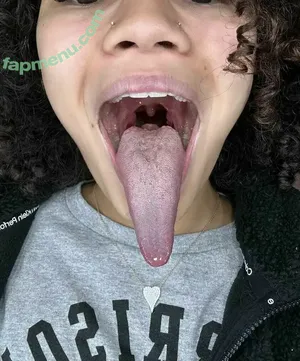 Long Tongue Fetish / _longtonguelewis / diqueentongue / longtonguelewis nude photo #0559