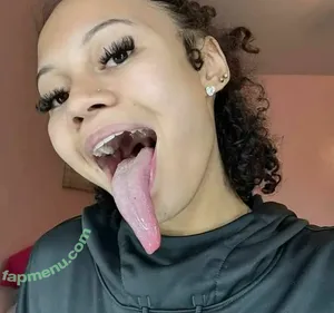 Long Tongue Fetish / _longtonguelewis / diqueentongue / longtonguelewis nude photo #0564
