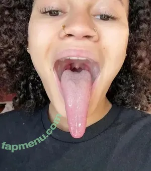 Long Tongue Fetish / _longtonguelewis / diqueentongue / longtonguelewis nude photo #0566