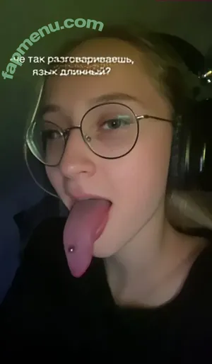 Long Tongue Fetish / _longtonguelewis / diqueentongue / longtonguelewis nude photo #0573