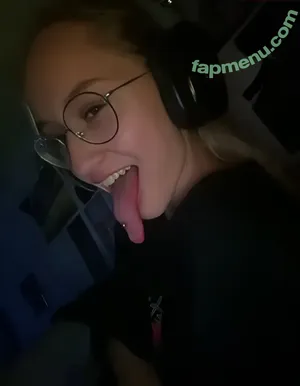 Long Tongue Fetish / _longtonguelewis / diqueentongue / longtonguelewis nude photo #0574
