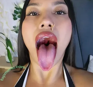 Long Tongue Fetish / _longtonguelewis / diqueentongue / longtonguelewis nude photo #0584