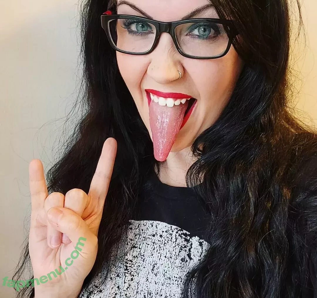 Long Tongue Fetish nude photo #0073 (_longtonguelewis / diqueentongue / longtonguelewis)