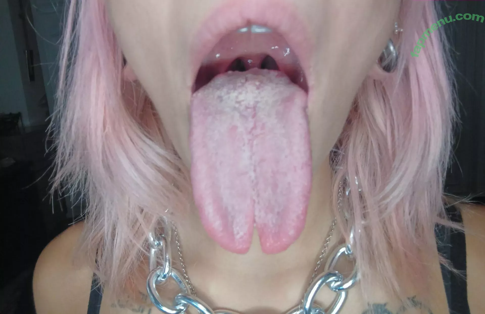 Long Tongue Fetish nude photo #0347 (_longtonguelewis / diqueentongue / longtonguelewis)