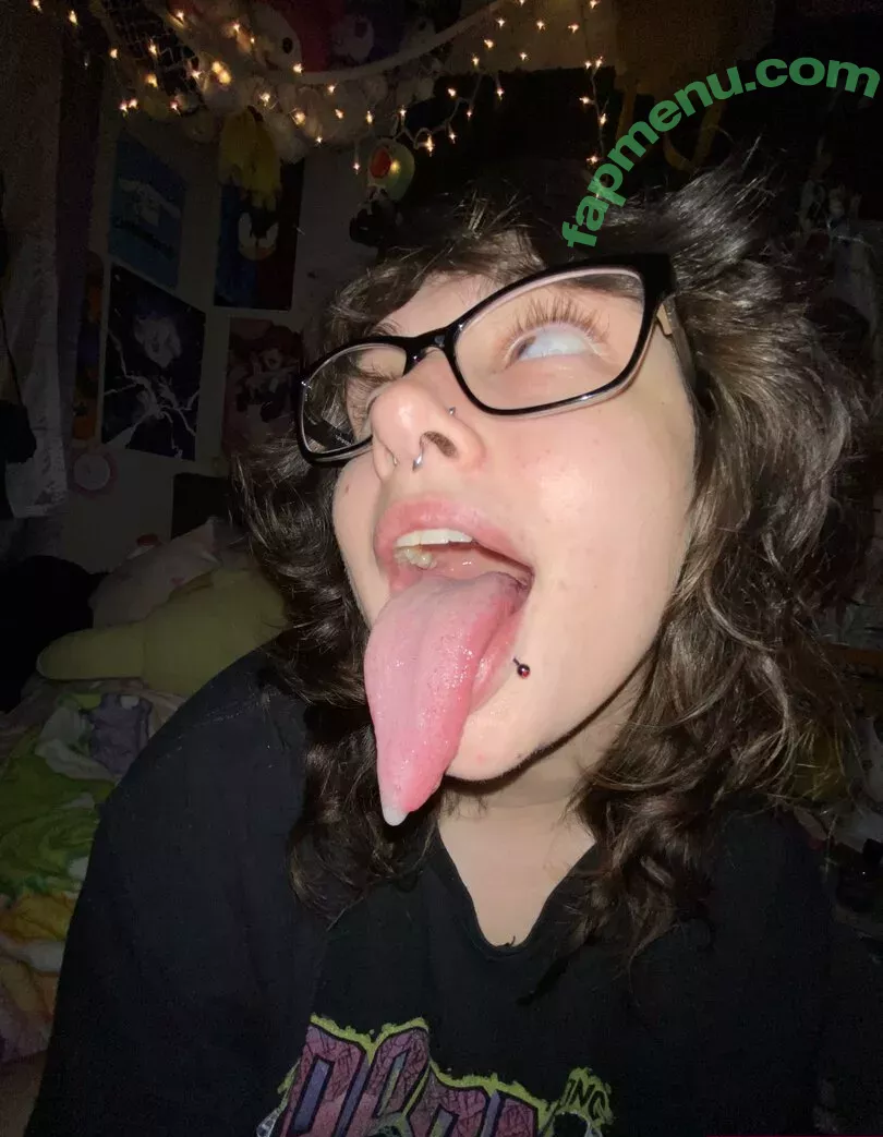 Long Tongue Fetish nude photo #0359 (_longtonguelewis / diqueentongue / longtonguelewis)