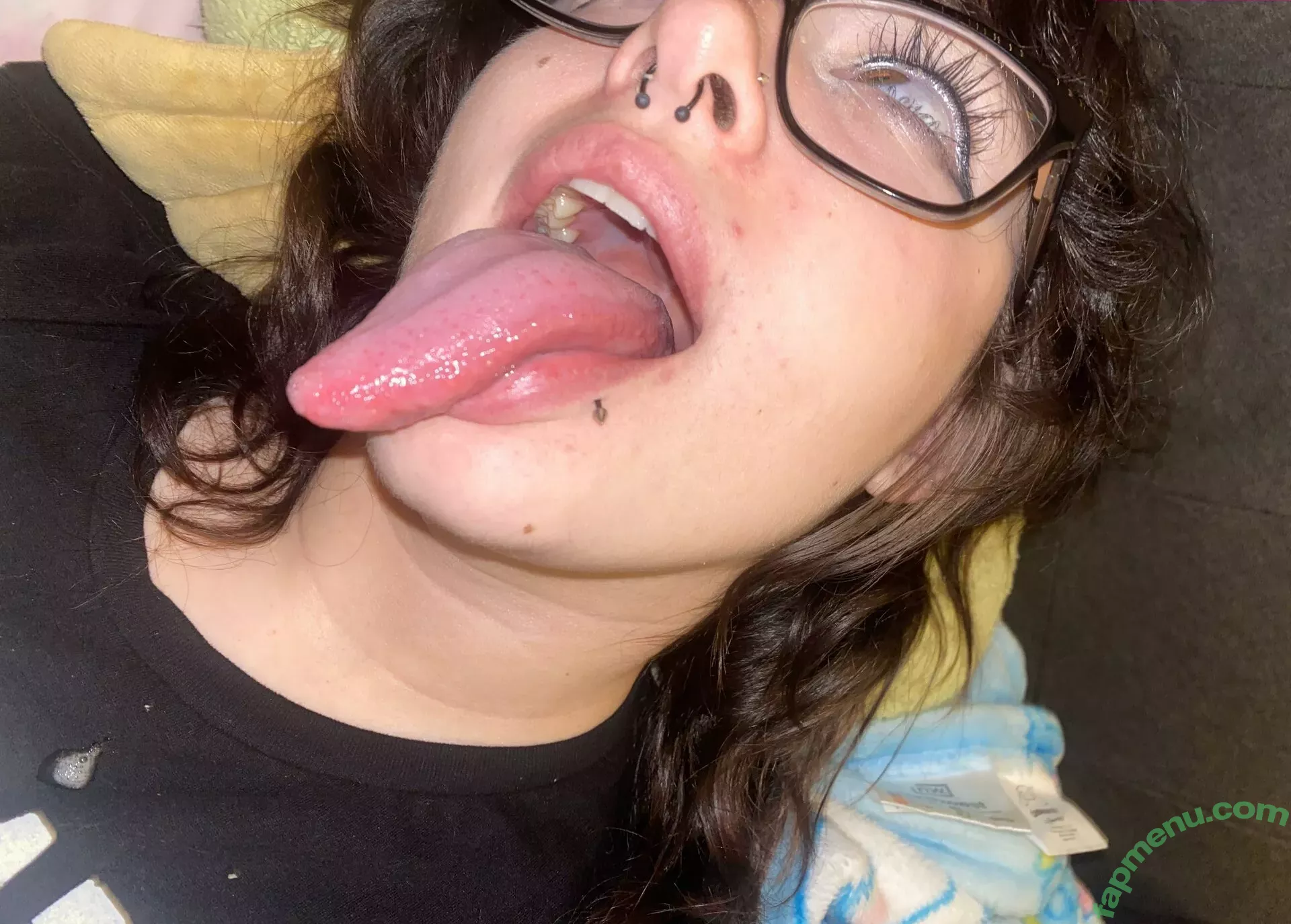 Long Tongue Fetish nude photo #0370 (_longtonguelewis / diqueentongue / longtonguelewis)