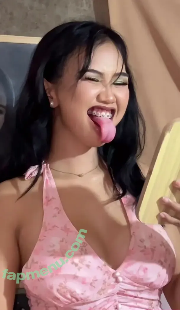 Long Tongue Fetish nude photo #0640 (_longtonguelewis / diqueentongue / longtonguelewis)