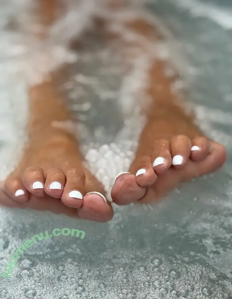 longtoesbigheart nude photo #0029 (longtoesbigheart)