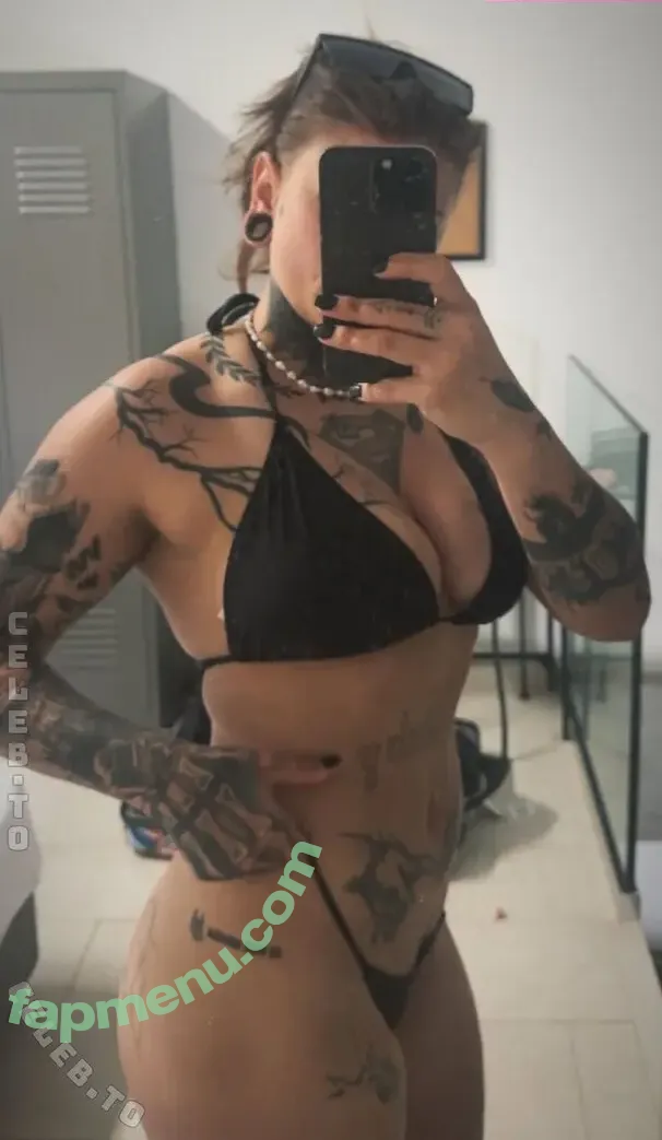 Lonymahony nude photo #0075 (lonymaakkarony / looonymooony)