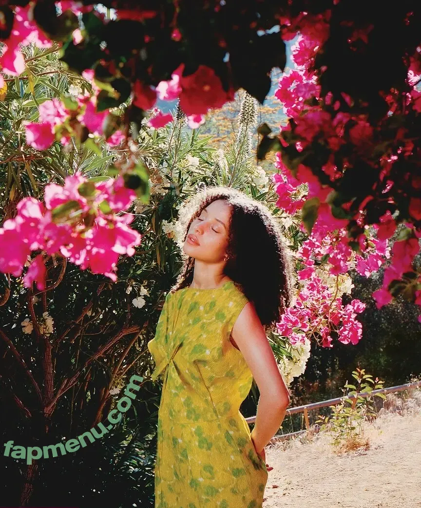 Lookalikes nude photo #0062 (rarababy / richelle.knupps)