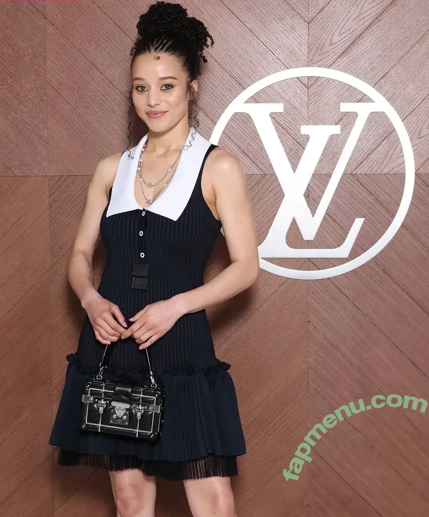 Lookalikes nude photo #0066 (rarababy / richelle.knupps)