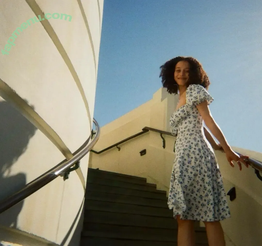 Lookalikes nude photo #0068 (rarababy / richelle.knupps)