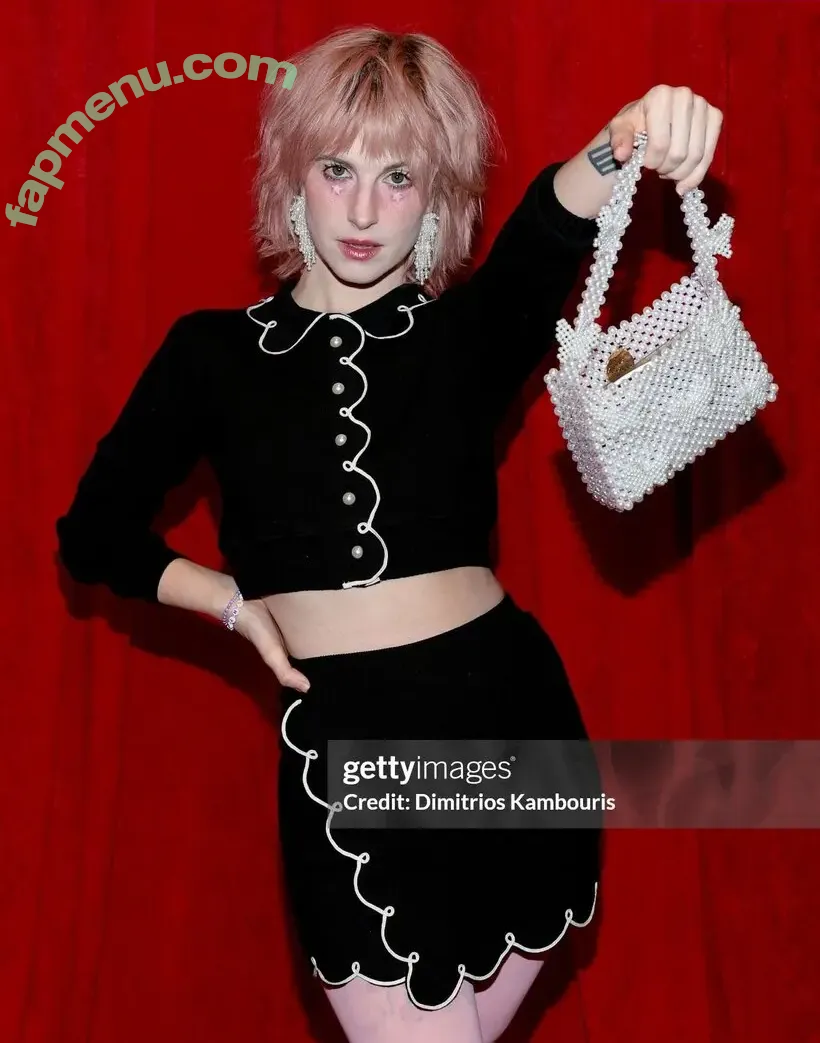 Lookalikes nude photo #0075 (rarababy / richelle.knupps)