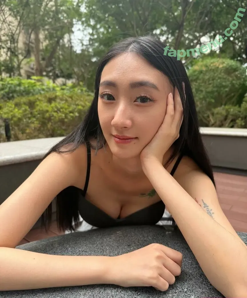 lora_dynasty nude photo #0039 (kissoflora / loradynasty / lorayu)