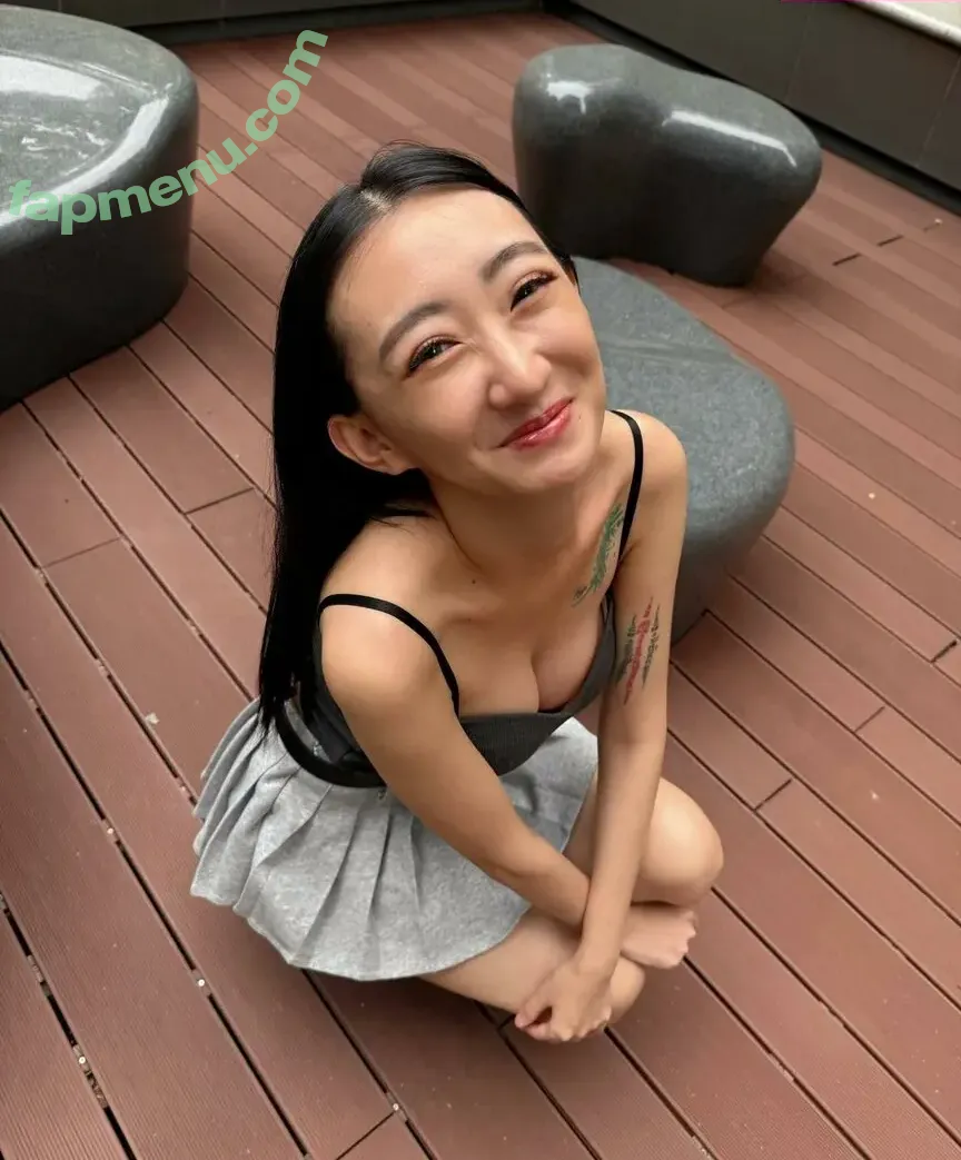 lora_dynasty nude photo #0041 (kissoflora / loradynasty / lorayu)