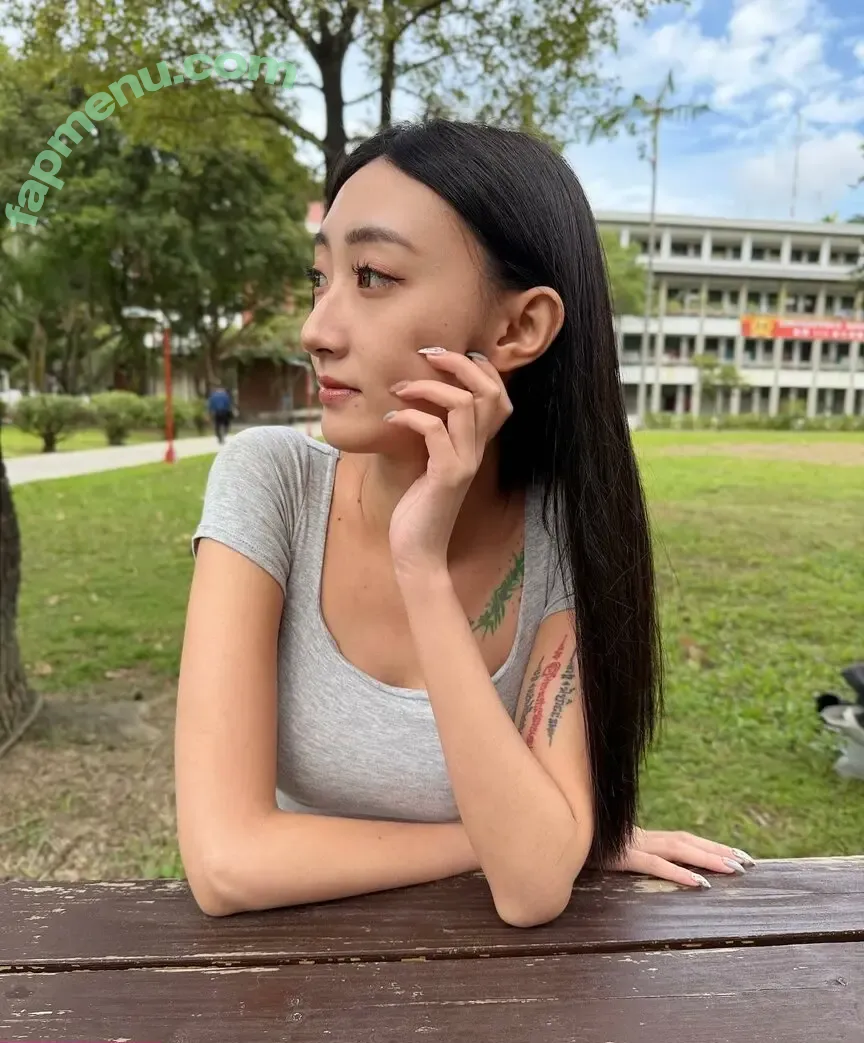 lora_dynasty nude photo #0055 (kissoflora / loradynasty / lorayu)