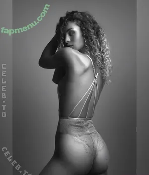 Loralio nude photo #0037