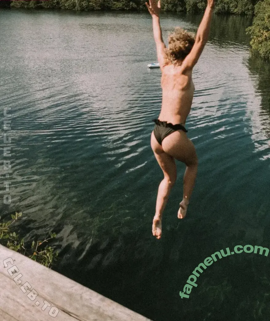 Loralio nude photo #0021 (Loralio)