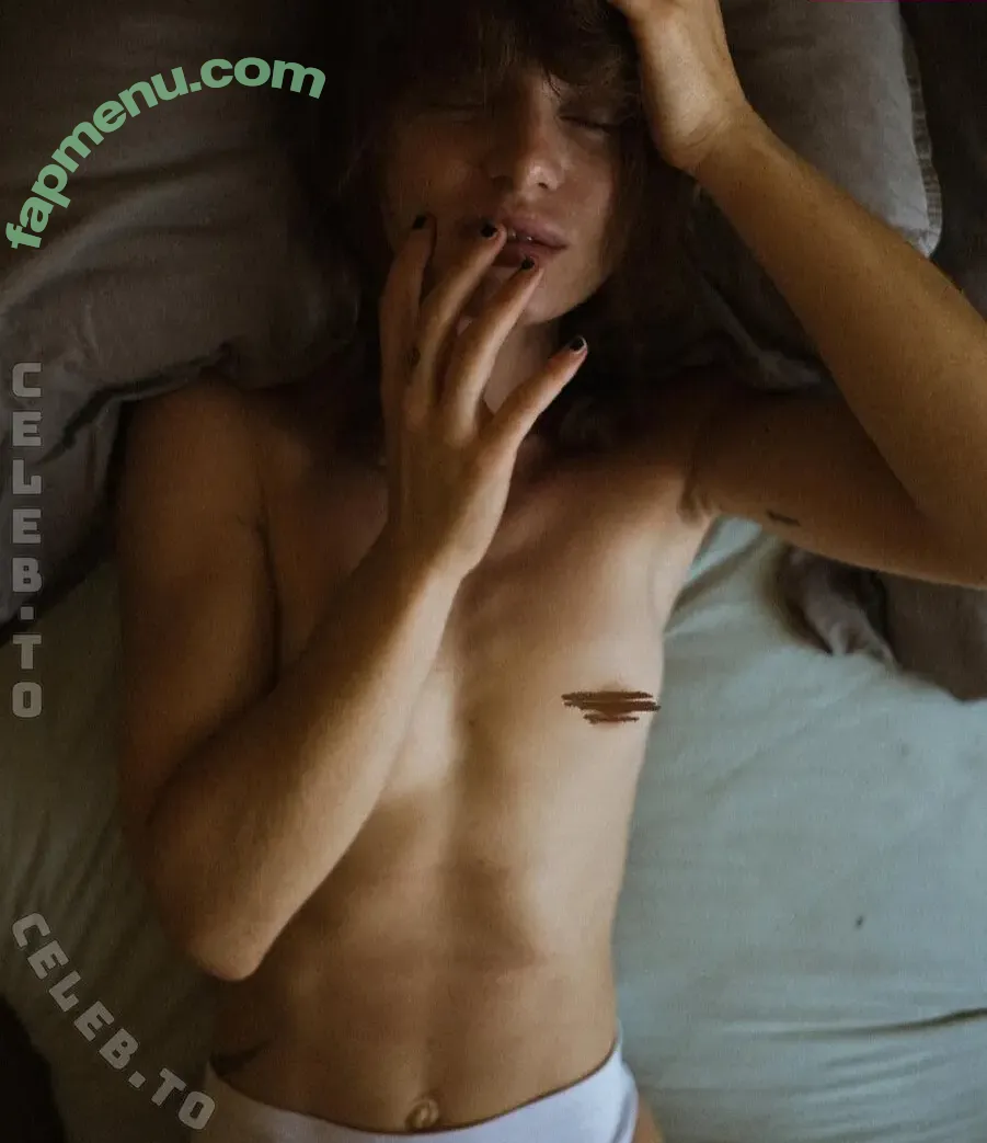 Loralio nude photo #0038 (Loralio)