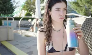 Lorde nude photo #0021