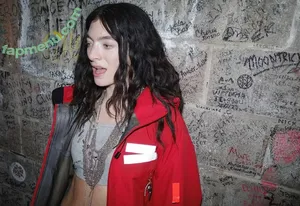 Lorde nude photo #0031