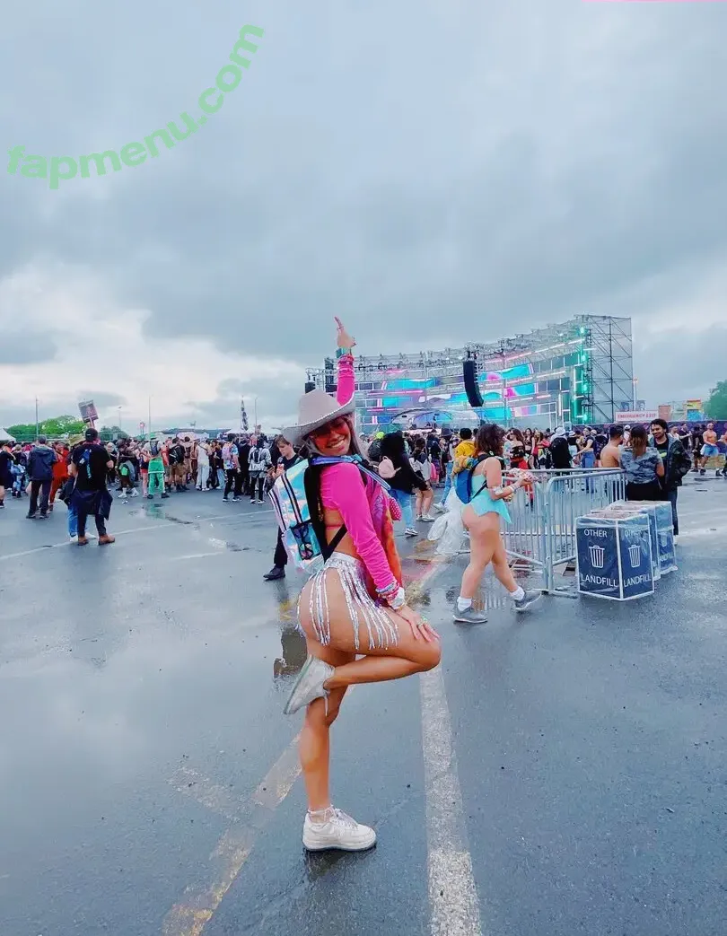 Lorelaih2os nude photo #0030 (Lorelaih2os)