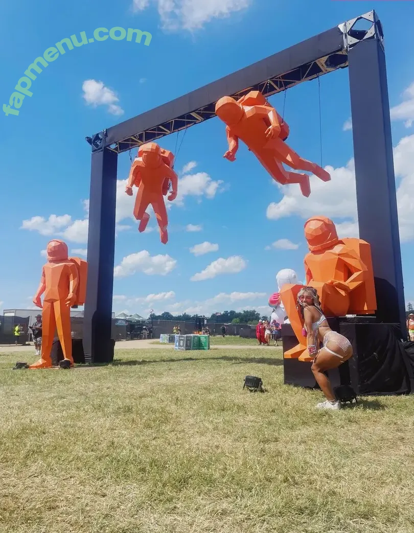 Lorelaih2os nude photo #0031 (Lorelaih2os)